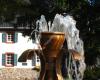 Brunnen vor Pfarrkirche St. Peter Vilich